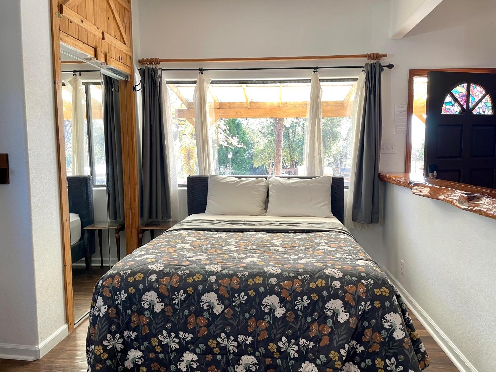 Sierra Mountain Lodge - Vacation Rentals - Yosemite Оане Екстериор снимка